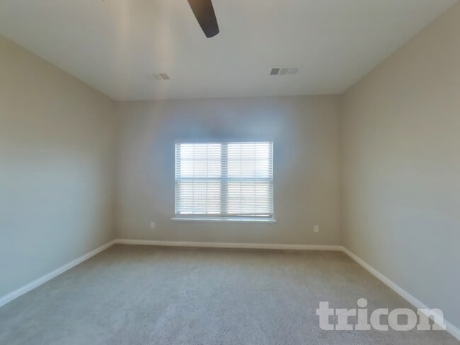 Photo - 206 Lewis Ln