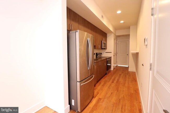 Building Photo - 1211 N Franklin St Unit 2