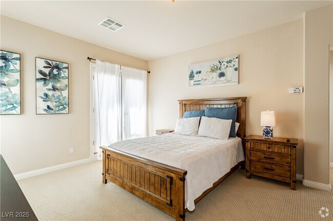 Building Photo - 12097 Oakland Hills Dr Rental