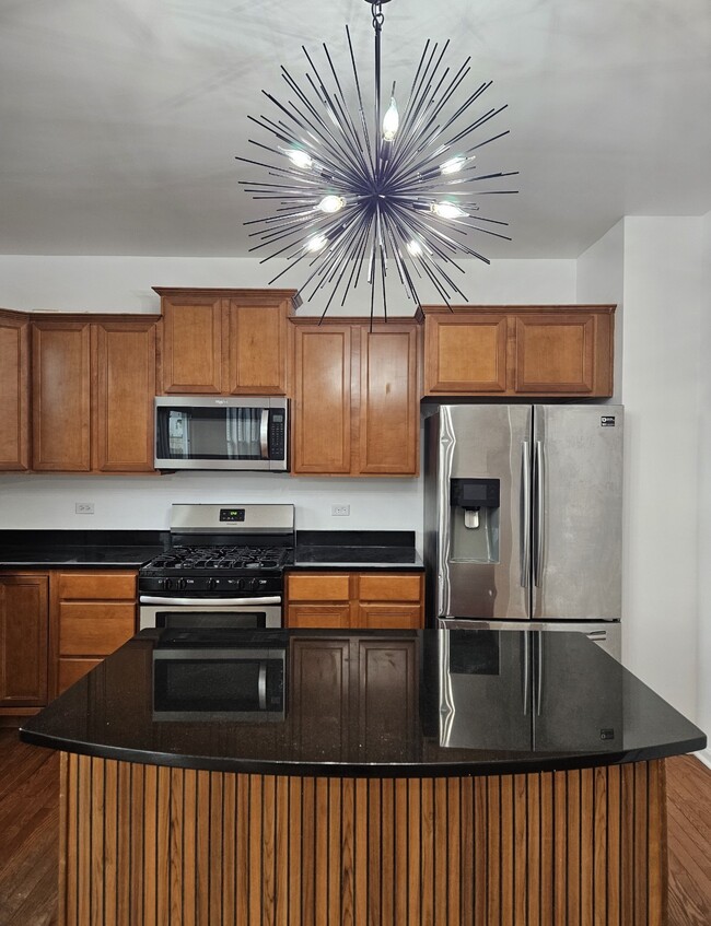 Photo - 838 Avalon Way