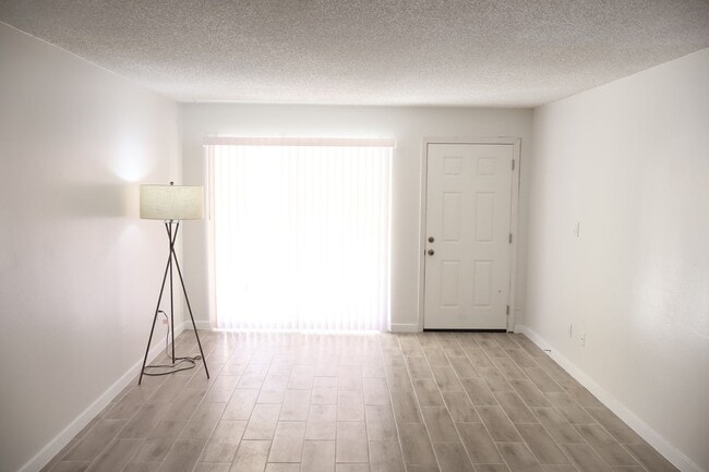 7521 Dolonita Dr