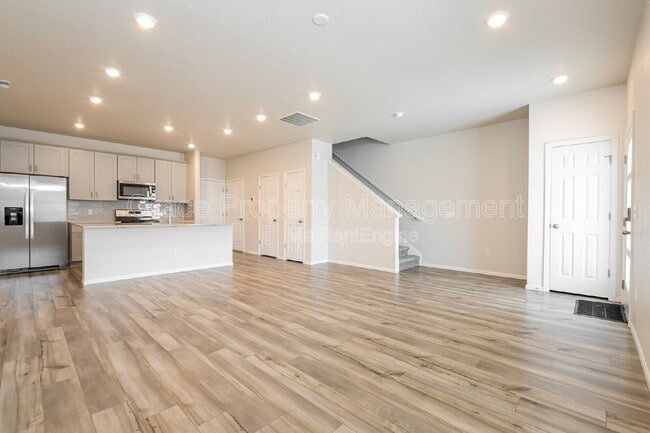 Photo - 12232 Creamery St