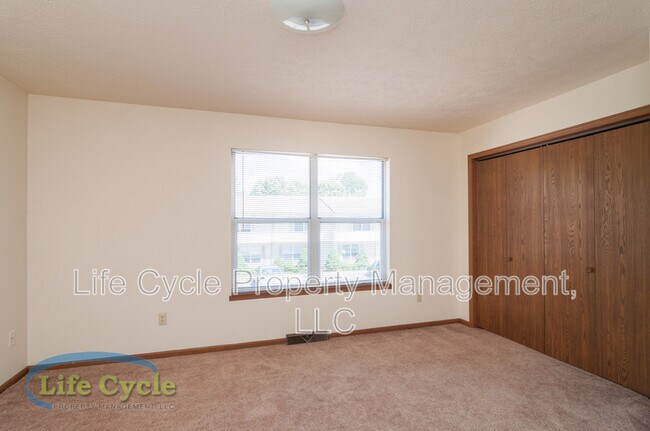 Photo - 187 Baldwin St