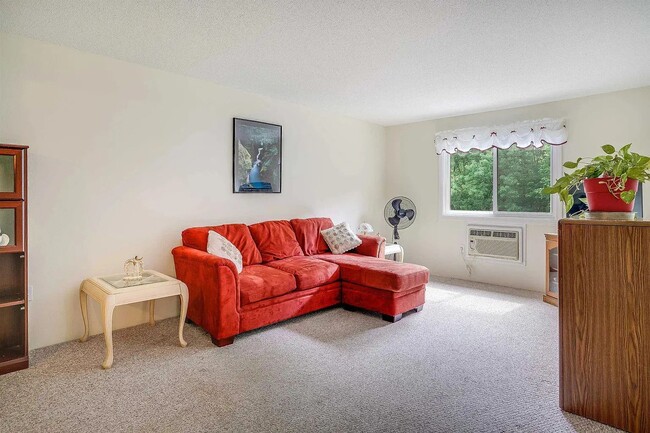 Photo - Manchester NH Unit 33