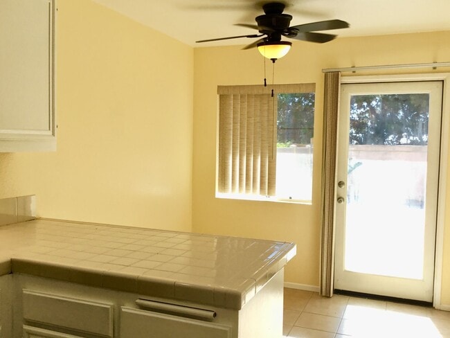 Photo - 2345 Greenbriar Dr