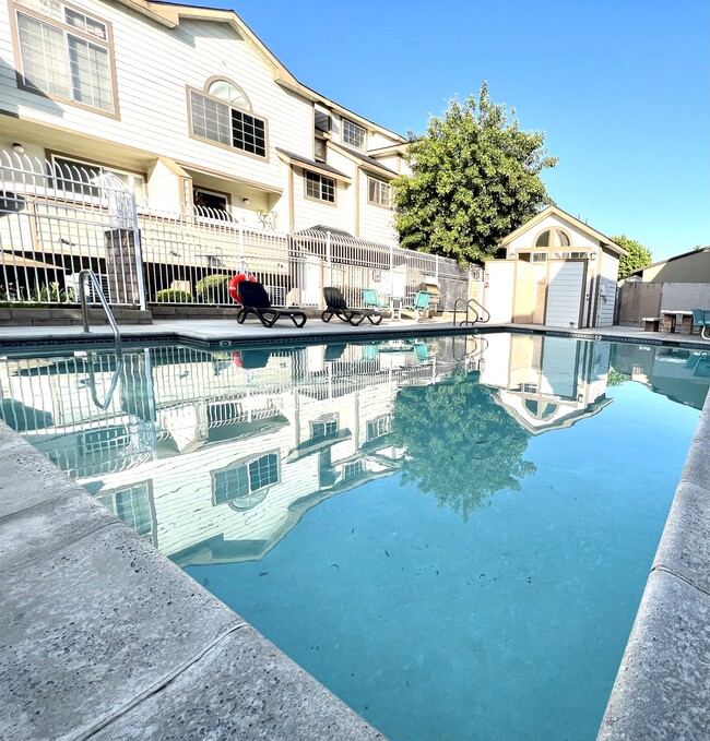 Photo - 11150 Glenoaks Blvd Townhome