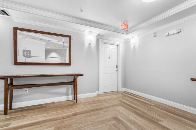 Building Photo - 600 S Dixie Hwy Unit 329