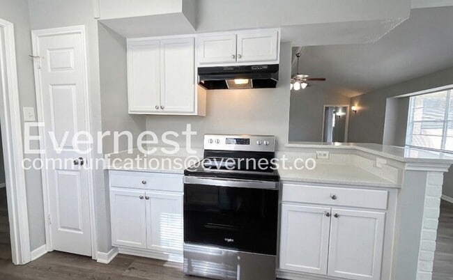 Photo - 6654 Laughlin Dr