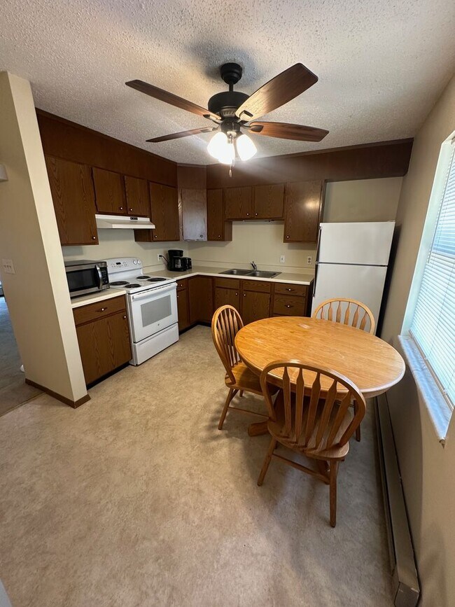 Photo - 518 N Oak St