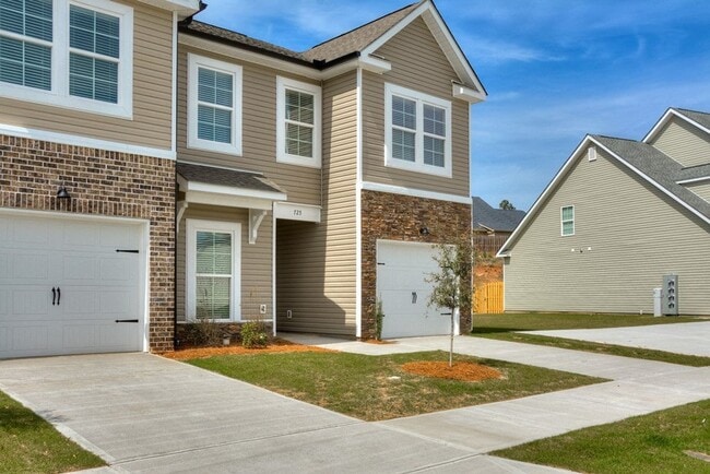 Photo - Beautiful End Unit Townhouse