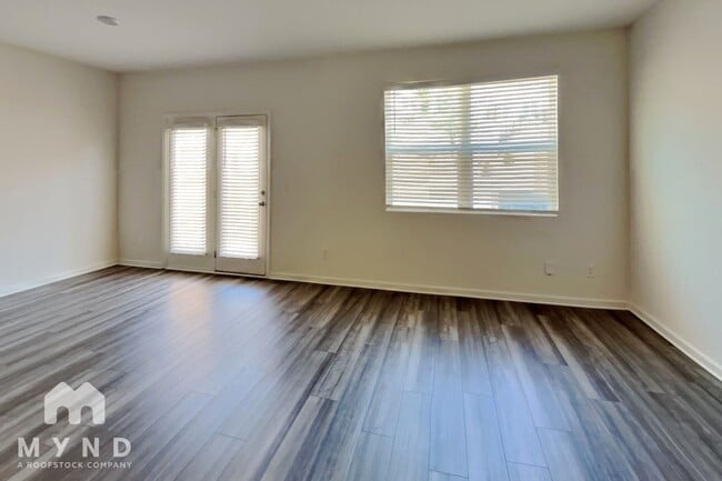 Photo - 2596 Coventry St SW