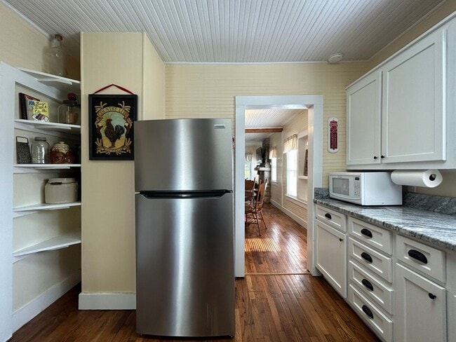 Photo - Vintage Charm. Timeless Vibe. Modern Comfort.