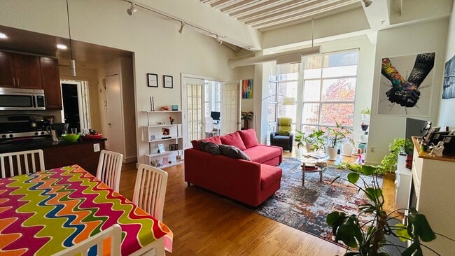 Building Photo - 1320 13th St NW Unit Turnkey 2BR/2BA Apt