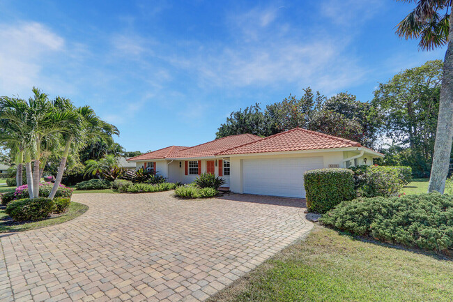 8574 SE Seagrape Way House - House Rental in Hobe Sound, FL | ForRent.com