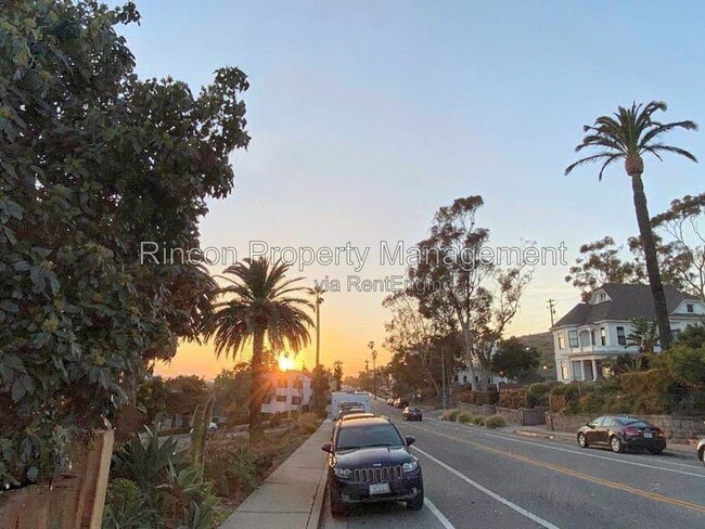 Photo - 658 Poli St