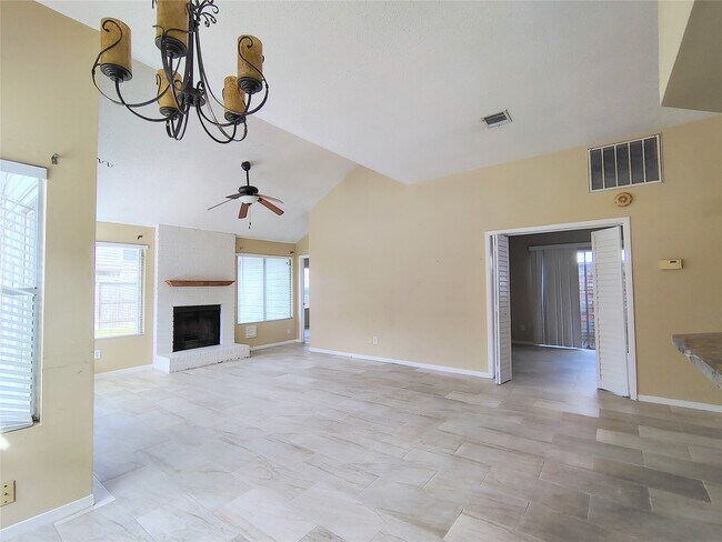 Photo - 4407 Waterfall Way