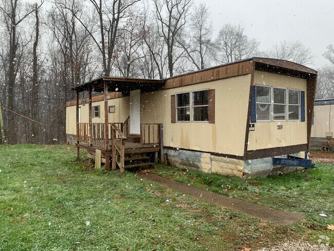 Building Photo - 2 bedroom trailer off of College Parkway Rental