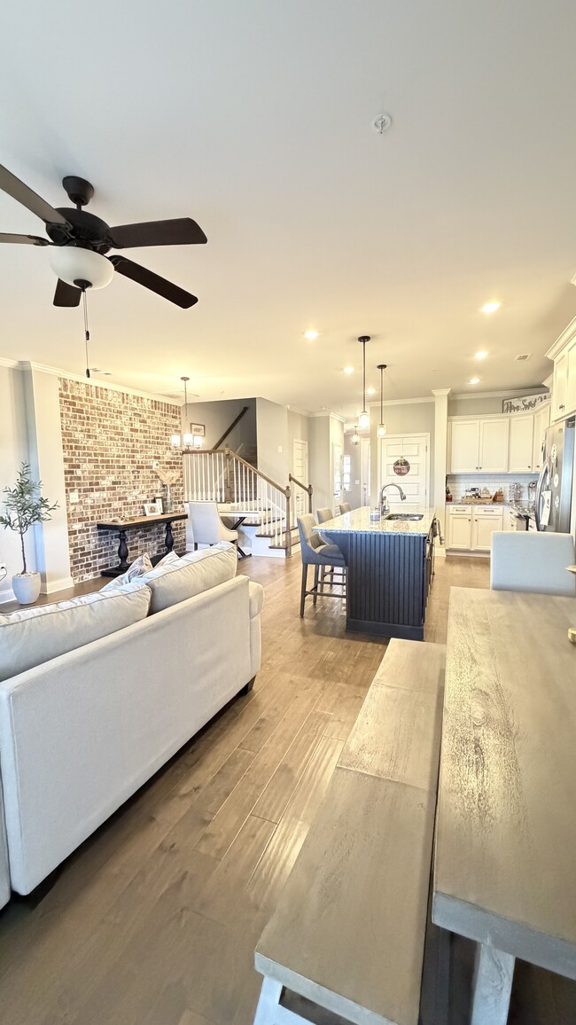 Photo - 3057 Sassafras Ln