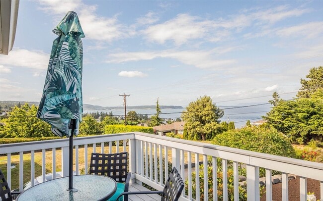 Building Photo - 1486 SE Camano Dr Rental