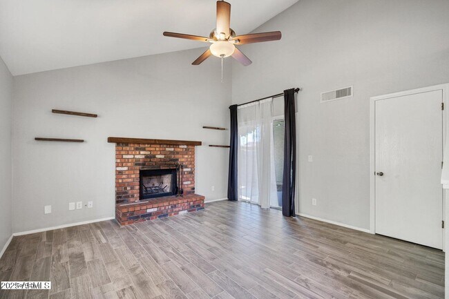 Photo - 222 W Brown Rd