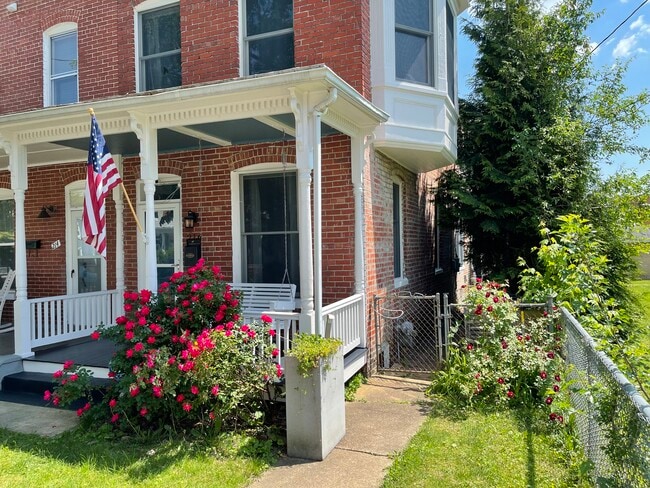 Photo - 216 Washington St