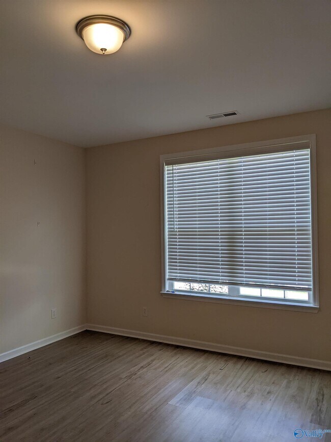 Photo - 15040 Lakeside Trail SW