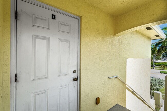 Photo - 56 W 12th St
