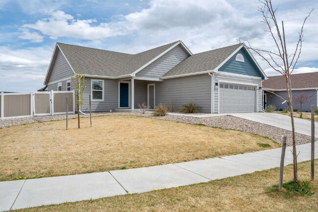 Photo - Like New Single Family Home!