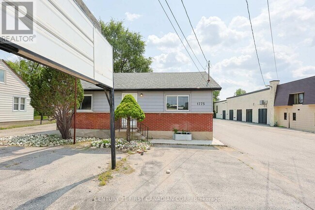 Photo - 1775 Oxford St E