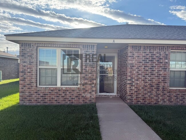 Building Photo - 13057 Raymond Rd