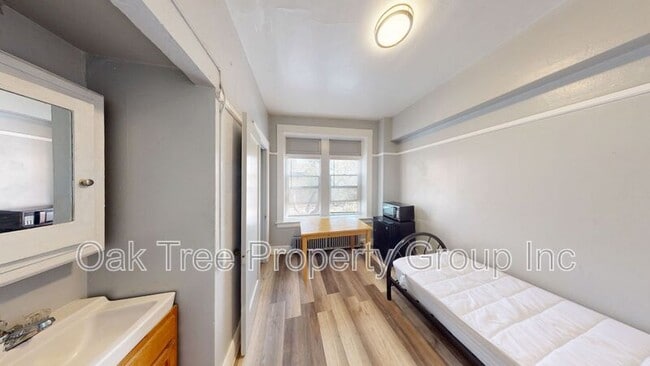 Photo - 2008 Shattuck Ave.