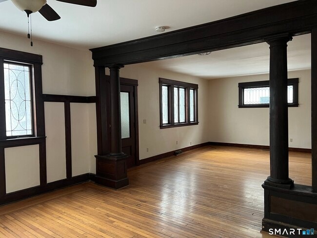 Photo - 1546 Whitney Ave