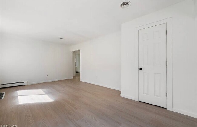 Photo - Beautiful 3 Bedroom Mentor Home