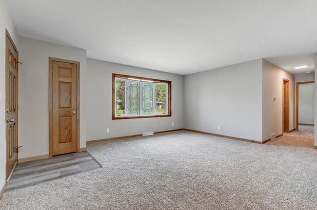 Photo - 2040 Blueberry Ln