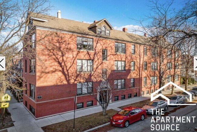 Photo - 1952 W Nelson St Unit 3