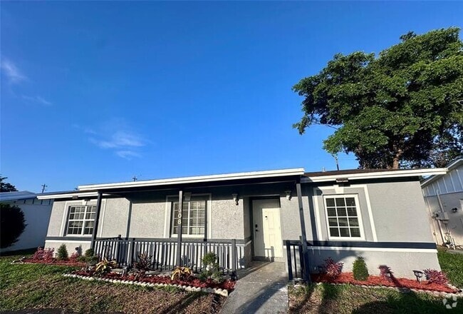 Building Photo - 308 SW 76th Terrace Rental