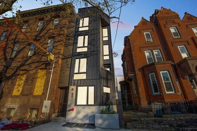 Photo - Fairmount/Brewery town gorgeous luxury apa... Unit 1