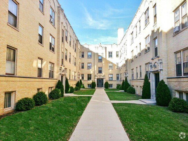 Building Photo - 1940 W Wilson Ave Unit 1Y Rental