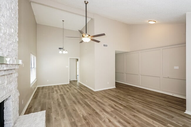 Photo - 2119 Cold Springs Dr