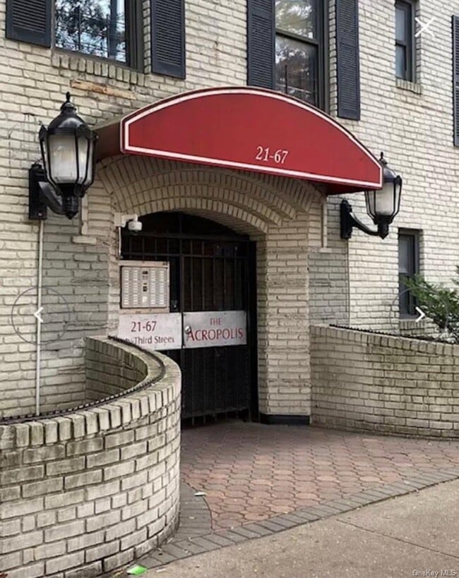 Building Photo - 21-67-67 33rd St Unit 4g