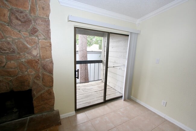 Photo - 17331 Red Oak Dr