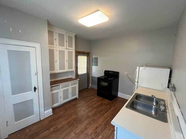 Photo - 1104 Birch St Unit 2