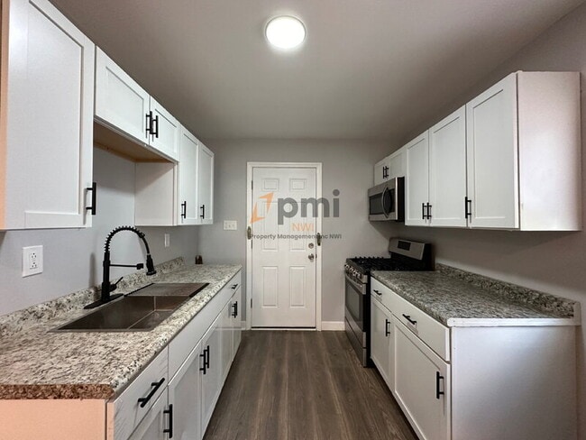 Photo - 2015 Central Dr