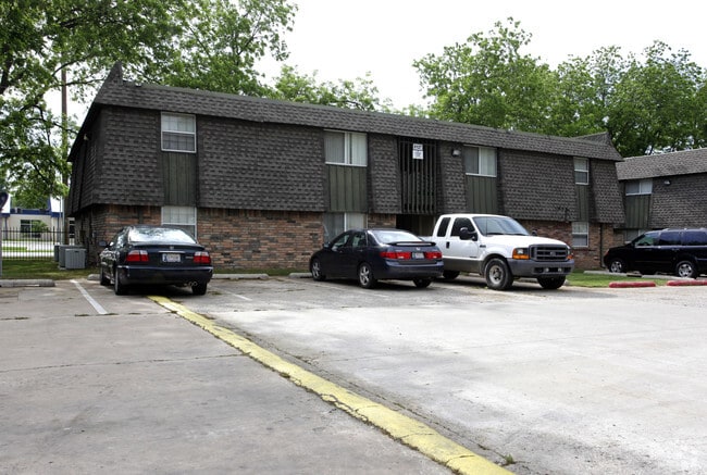 Pecan Creek Apartments - Pecan Creek Apartments
