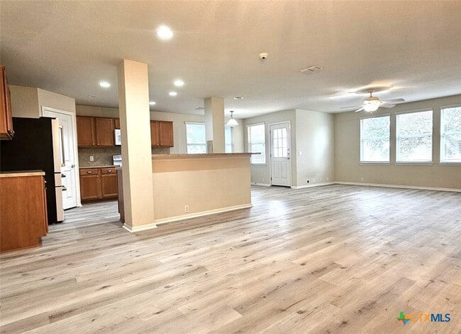 Photo - 5509 Columbia Dr