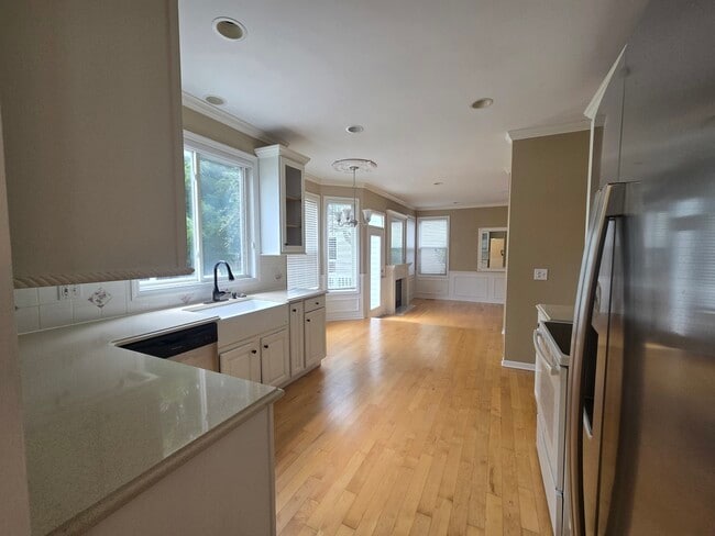 Photo - 217 Lexington Ct