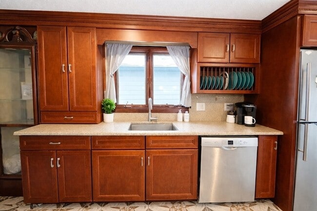 Photo - 183 Forest St