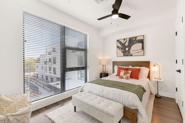 Building Photo - 4225 N 32nd Pl Unit ID1468028P