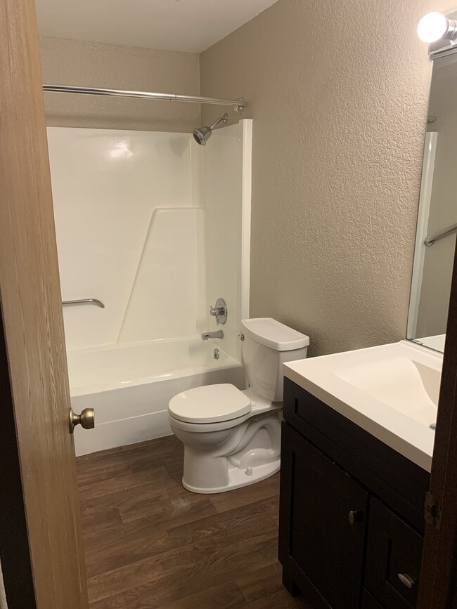 Photo - 3090 N Grandview Ave Unidad #8
