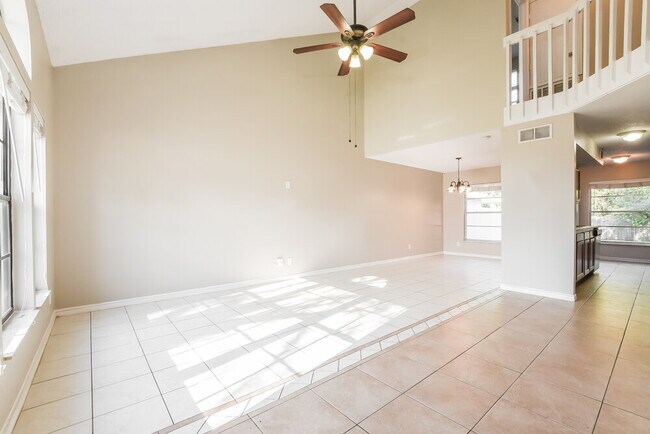 Photo - 713 Fenwick Dr